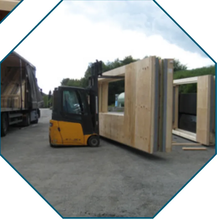 Transport eines fertigen Moduls